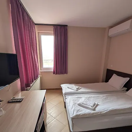 Poli Hotel 2*